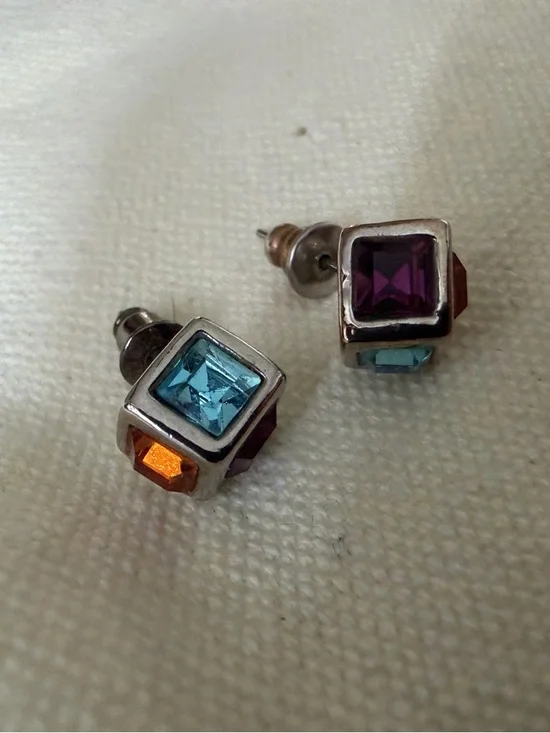 Lia Sophia Kiam Family "Lia" Silver Tone w/Cut Crystals Stud Earrings - Picture 2 of 7